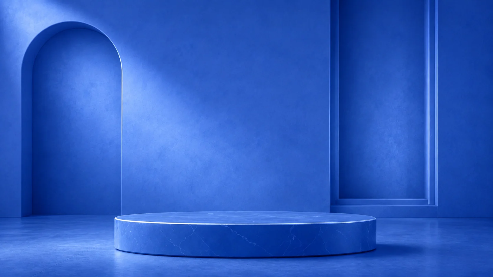 Dark plinth